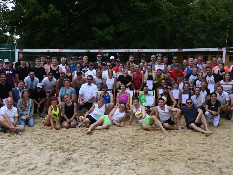 Beachvolleyballturnier-2024-1 (18)-974x731.jpeg