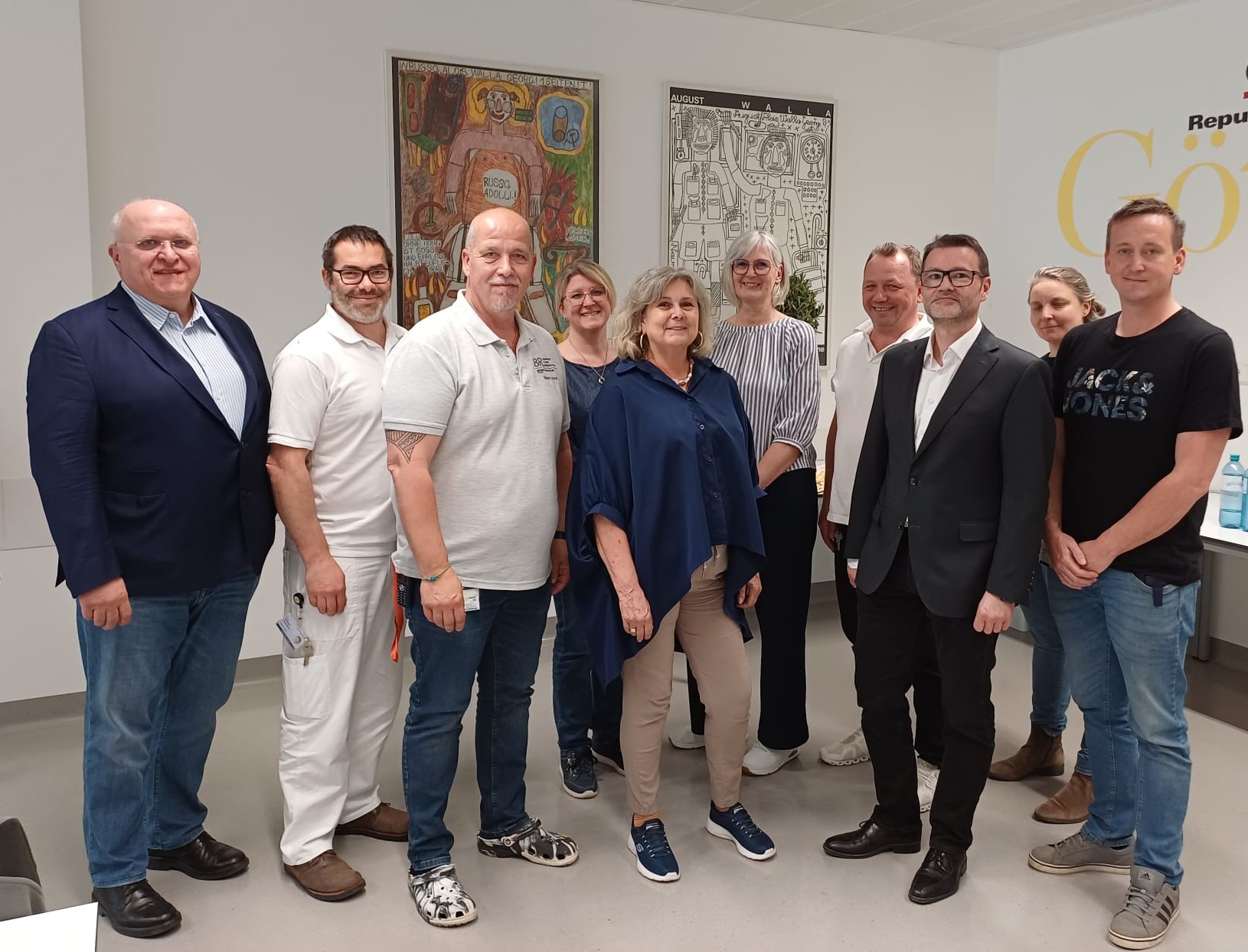 Gruppenfoto Verabschiedung Christina Eichberger.jpg